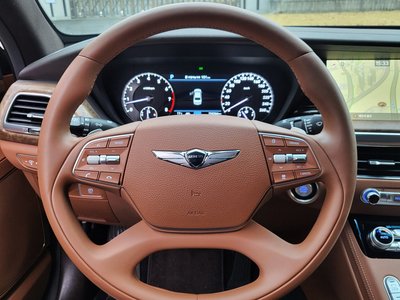 صورة 9 لـ 2020 Genesis G90
