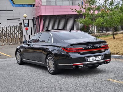 صورة 2 لـ 2020 Genesis G90