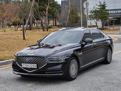صورة 4 لـ 2020 Genesis G90