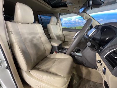 TOYOTA LAND CRUISER PRADO - 9