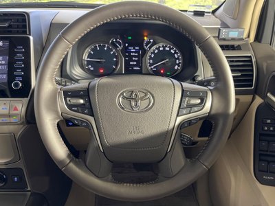 TOYOTA LAND CRUISER PRADO - 8