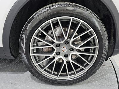 PORSCHE CAYENNE - 8