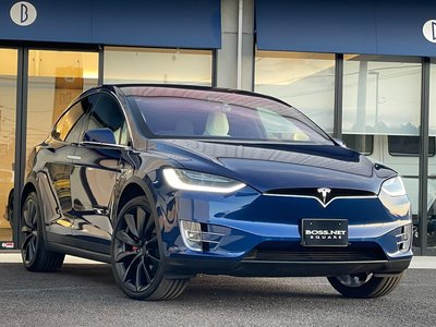 TESLA MODEL X - 7