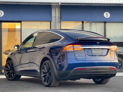 TESLA MODEL X - 9