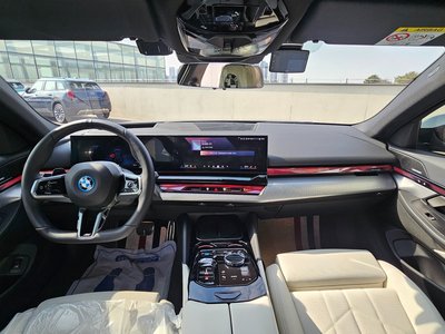 BMW I5 - 5