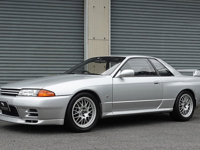 NISSAN SKYLINE GT-R