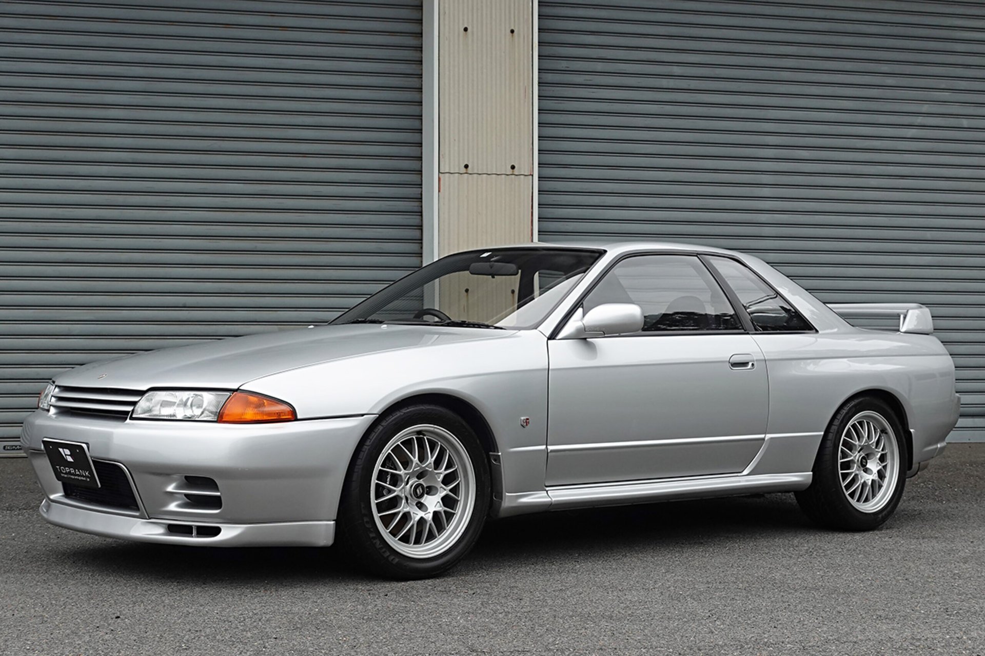 NISSAN SKYLINE GT-R - View 1