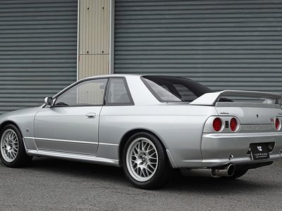NISSAN SKYLINE GT-R - 4
