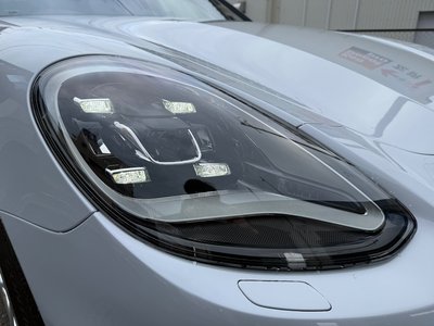 PORSCHE PANAMERA - 3