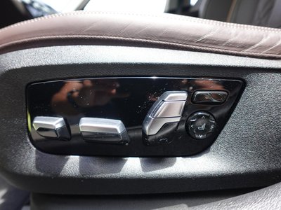 2021 BMW 5 SERIES thumbnail 38