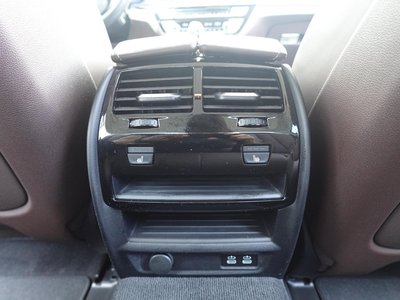 2021 BMW 5 SERIES thumbnail 31