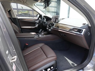 2021 BMW 5 SERIES thumbnail 25