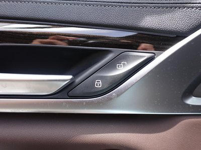 2021 BMW 5 SERIES thumbnail 34