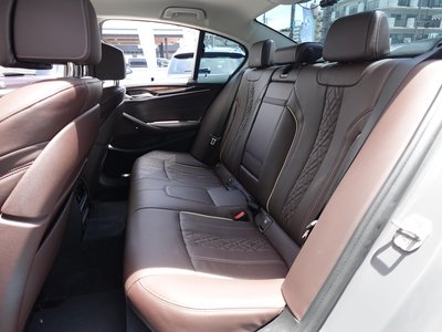 2021 BMW 5 SERIES thumbnail 22