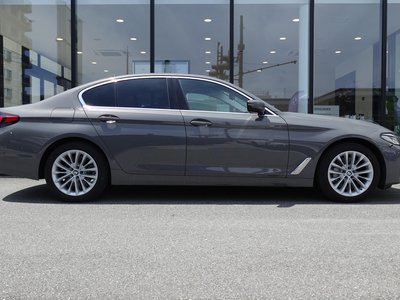 2021 BMW 5 SERIES thumbnail 11