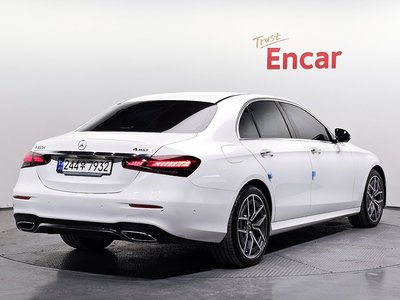 MERCEDES-BENZ E-CLASS - 3