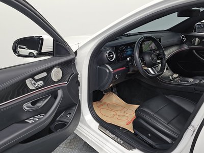 MERCEDES-BENZ E-CLASS - 10