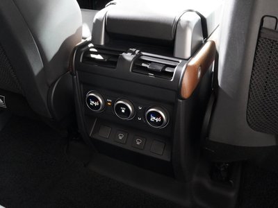 LAND ROVER DEFENDER 2022 thumbnail 42