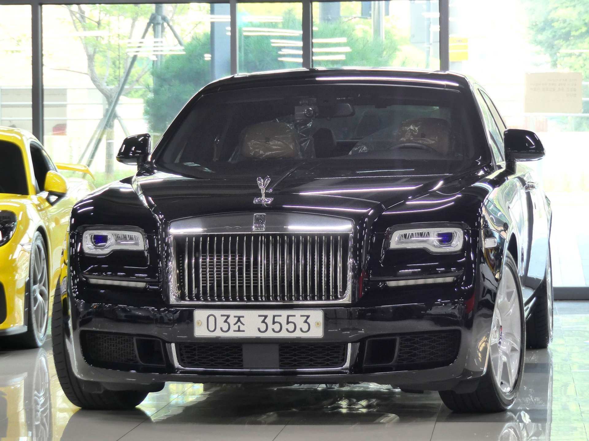 ROLLS ROYCE GHOST - View 1