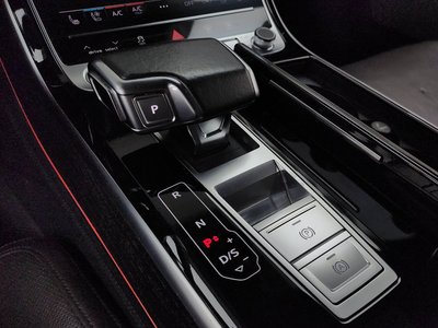 صورة 9 لـ 2021 AUDI A8