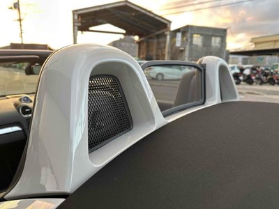 PORSCHE 718 BOXSTER - 7