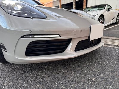 PORSCHE 718 BOXSTER - 9