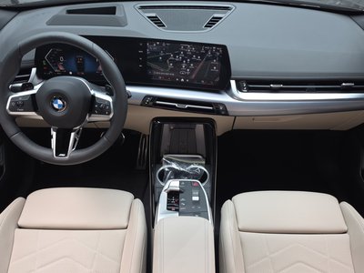2025 BMW X1 — фото 5