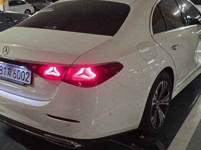 MERCEDES-BENZ E-CLASS - 7