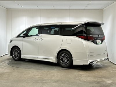 2025 Toyota ALPHARD — фото 5