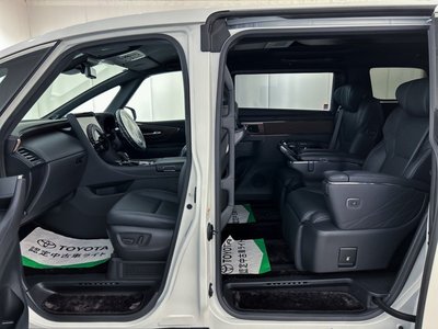 2025 Toyota ALPHARD — миниатюра 12