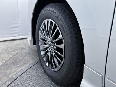 2025 Toyota ALPHARD — фото 10