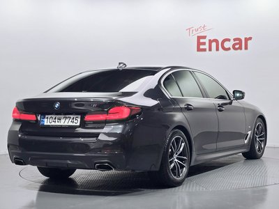 2021 BMW 5 SERIES — фото 4