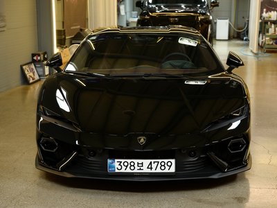 LAMBORGHINI TEMERARIO - 2