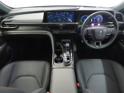 2025 Toyota CROWN SPORT — фото 3