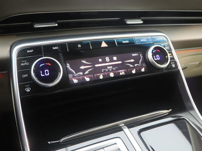 2021 Genesis GV80 — миниатюра 17
