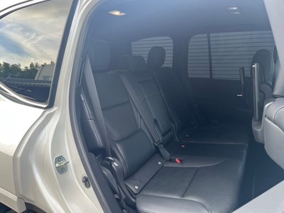 TOYOTA LAND CRUISER 300 - 10