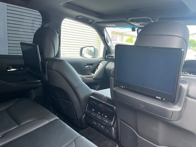 TOYOTA LAND CRUISER 300 - 8