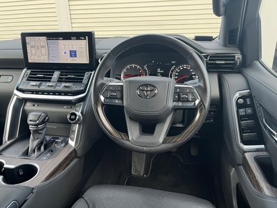 TOYOTA LAND CRUISER 300 - 4