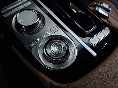 GENESIS G80 (RG3) - 9