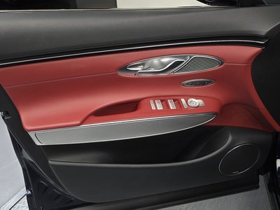 2024 Genesis GV70 thumbnail 14