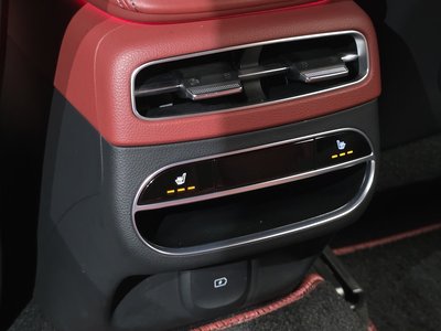 2024 Genesis GV70 thumbnail 30