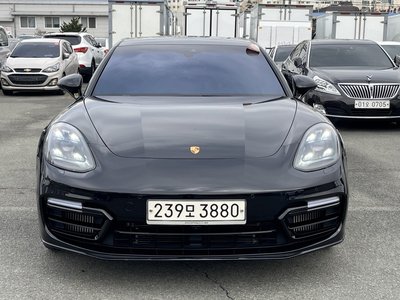 PORSCHE PANAMERA
