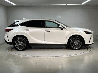 صورة 3 لـ 2023 Lexus RX