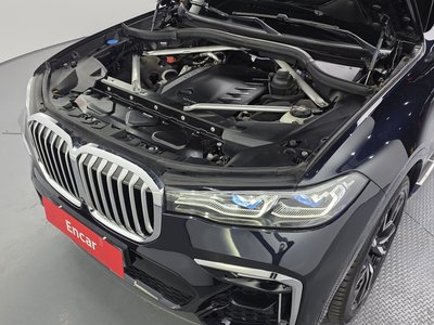 BMW X7 - 7