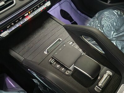 MERCEDES-BENZ GLS - 9