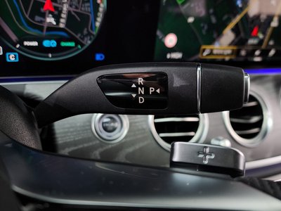 MERCEDES-BENZ E-CLASS - 9