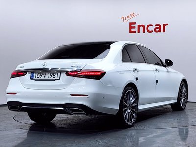 MERCEDES-BENZ E-CLASS - 3