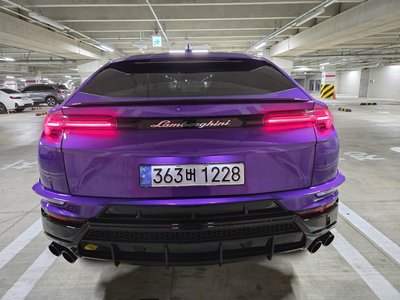 2024 Lamborghini URUS photo 8