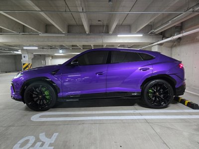 2024 Lamborghini URUS photo 3