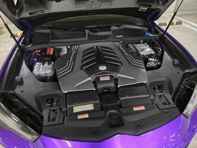 2024 Lamborghini URUS photo 9
